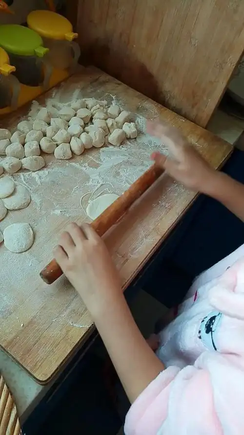 包饺子,自己做的好吃.