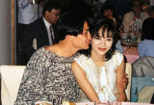 刘德华亲吻梅艳芳