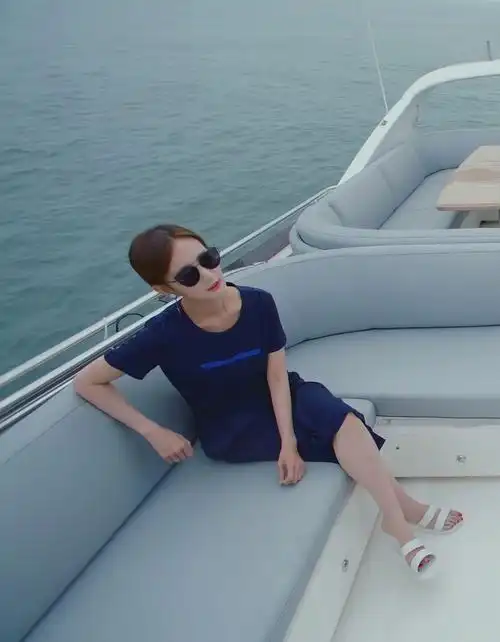 李一桐的玉足 - 知乎