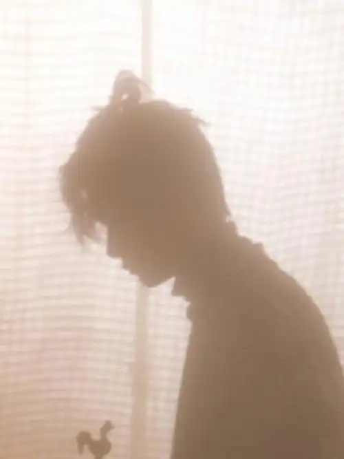 易烊千玺影子壁纸