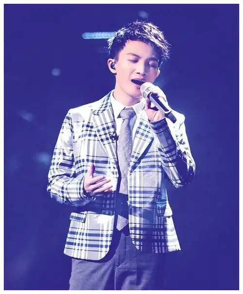 音乐界强对抗:周深被音乐人炮轰,高音引争议,综艺路难行|齐秦|那英