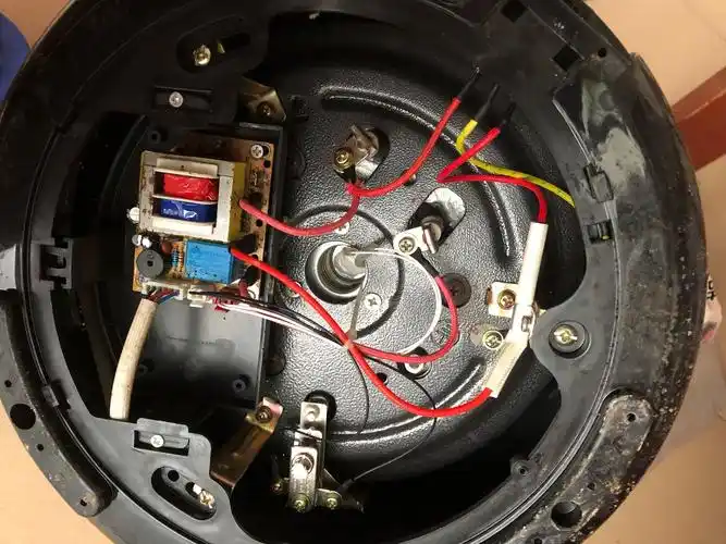 电饭锅的底部进水坏了还有救吗看图