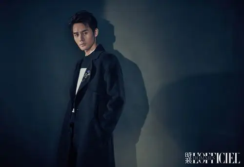 王凯杂志大片出炉稳重从容气场强大