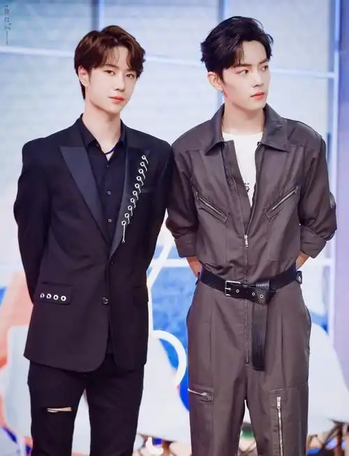 肖战王一博博君一肖天天向上陈情令壁纸背景图