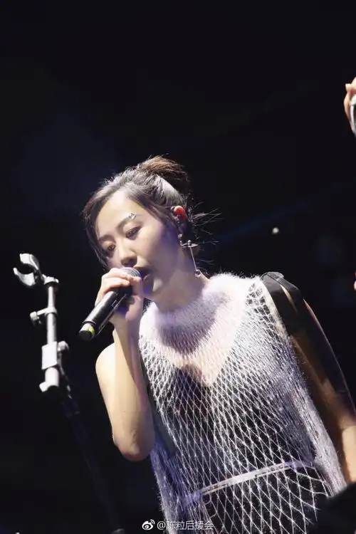 陈粒-哈尔滨魔方音乐节 - 堆糖,美图壁纸兴趣社区