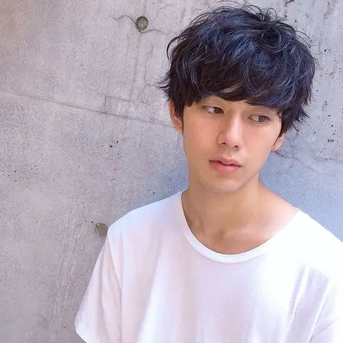 日系烫发|男生头发这样烫,帅气时尚