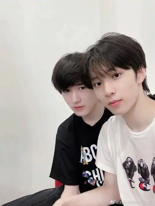 宋亚轩刘耀文双人曲获年度歌曲