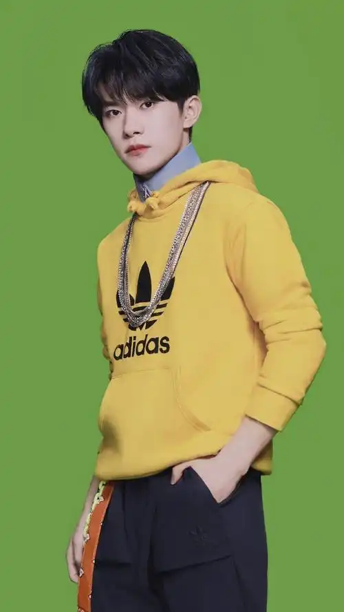 易烊千玺送你一朵小红花##易烊千玺阿迪达斯双线代言人