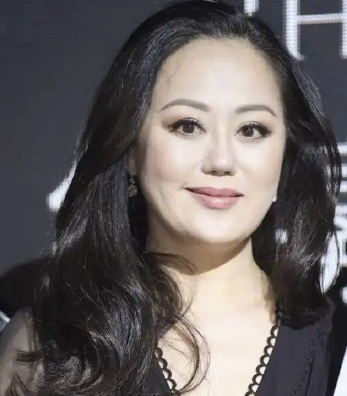 55岁章小蕙近照曝光身材火辣风韵依旧曾让两大男神为其疯狂