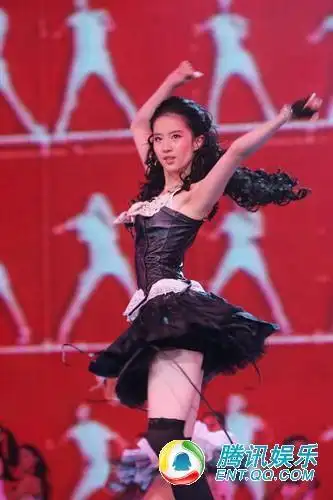 刘亦菲10年前热舞曝光超短裙大胆自摸