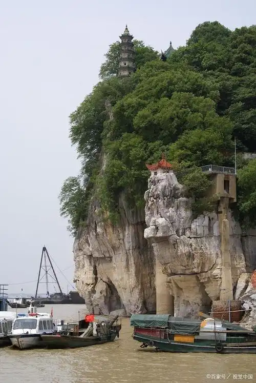 会奏音乐的石钟山