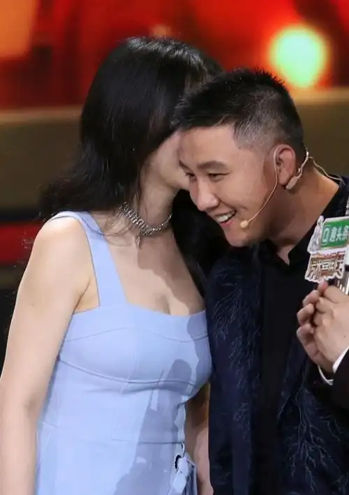 老婆被判刑不到3个月,老公就在舞台上与柳岩热舞,这样好吗