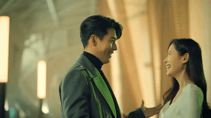 玄彬孙艺珍约饭被偶遇,连签名都在撒狗粮,网友:真情侣就是甜!