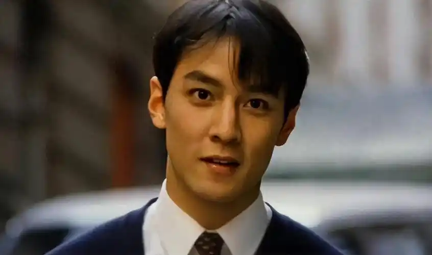 大背头花衬衫48岁吴彦祖撞脸吴镇宇发际线失守男神也扛不住