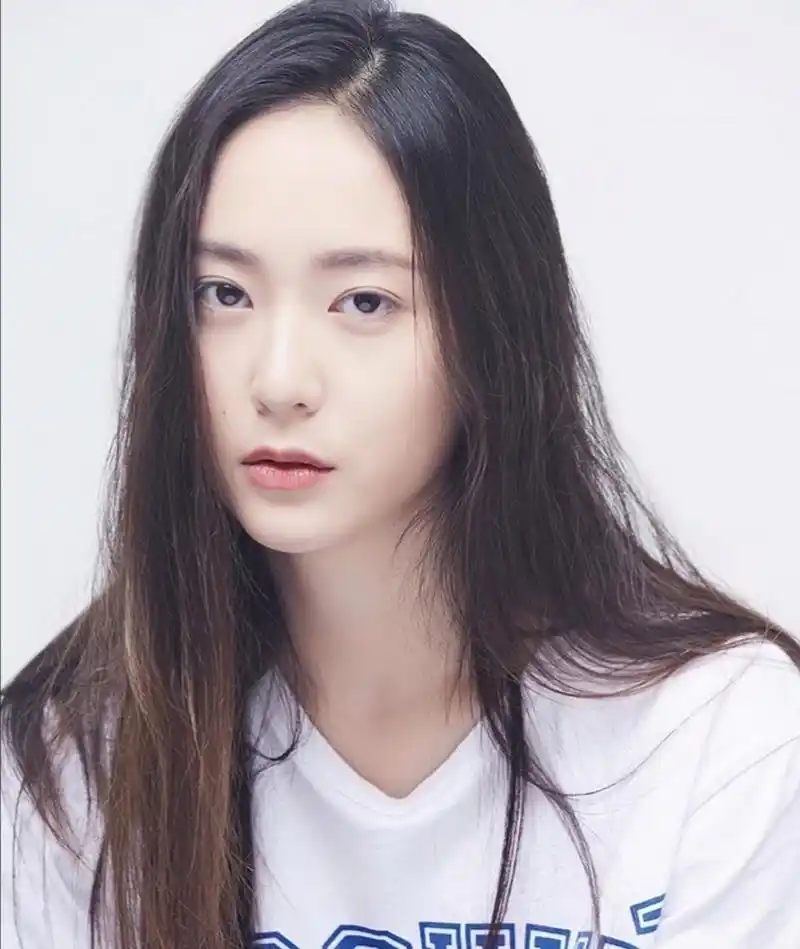 高级脸清冷女神郑秀晶时尚画报(一)