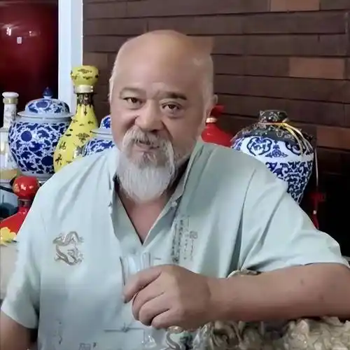 演员李琦:大儿子未婚让他忧心,小儿子240斤成他心病,养女是他的骄傲!