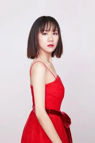 "花语时"演唱会圣诞海报唯美公布 谢春花红唇造型引期待