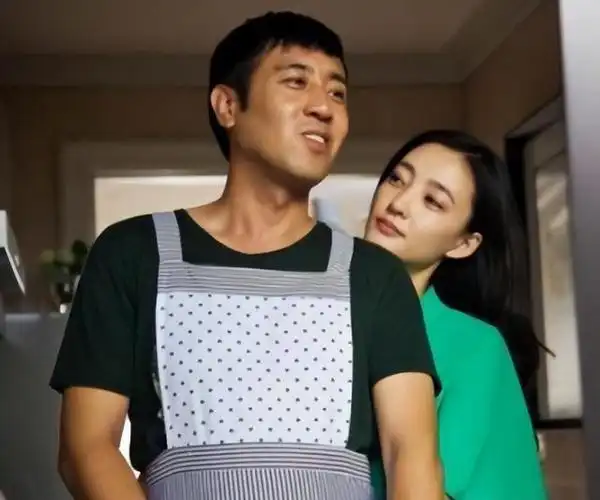 在这一时期,于和伟与王丽坤的绯闻传闻盛极一时,风头无两,几乎掩盖了