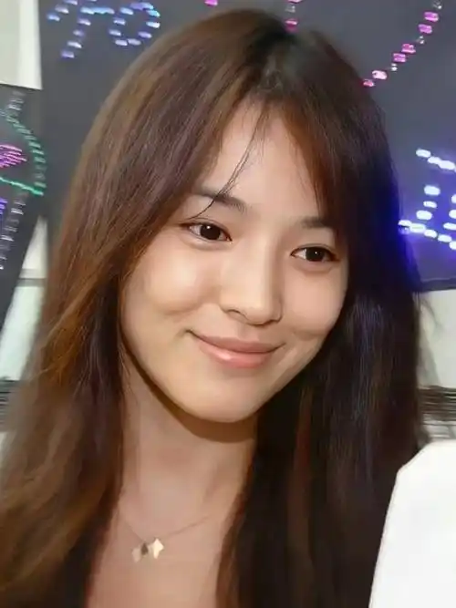 宋慧乔新恋情曝光?年下姐弟恋也太甜了吧!_皮肤_肌肤_随行