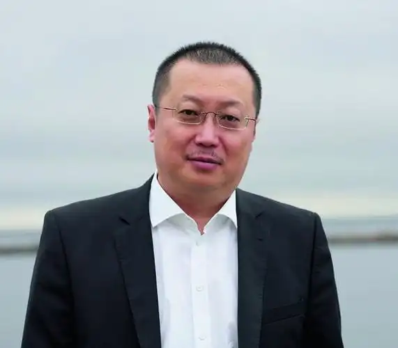 自治区突出贡献优秀专家———曹力-《新疆医科大学报》