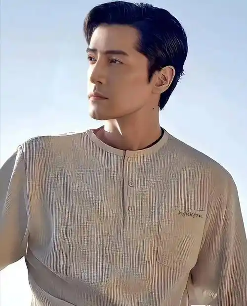 男星胡歌时尚写真:绅士男神,非凡气质