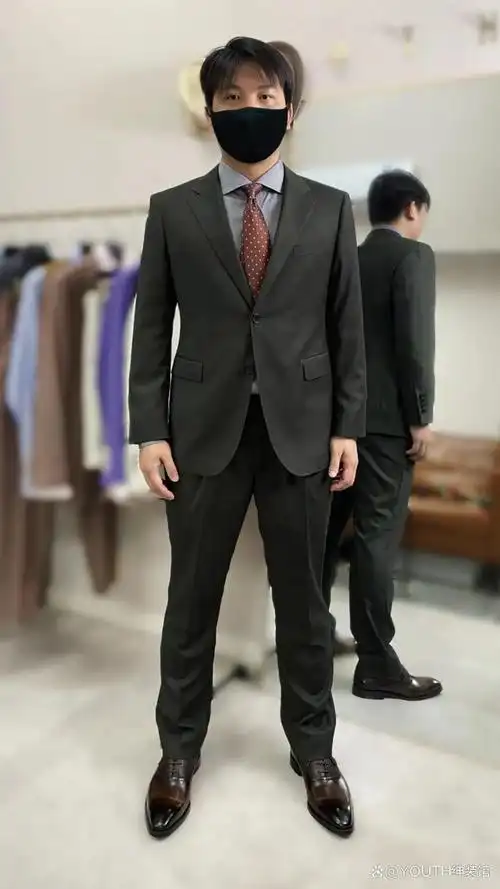 高管男士衣橱必备8款高级定制西装搭配技巧