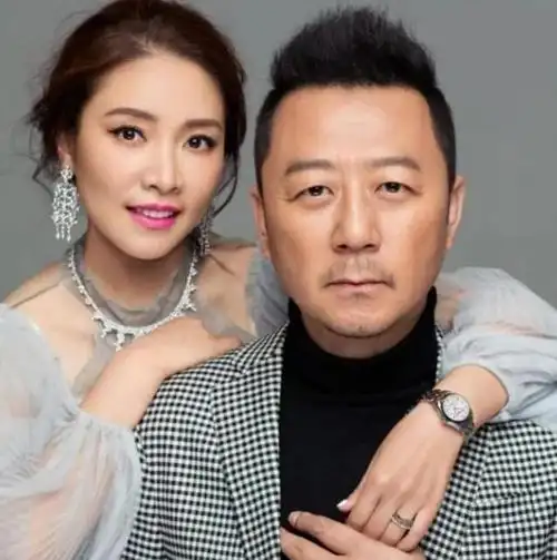 《父母爱情》的郭涛,曾誓言不娶女演员,原来和她才是真正的夫妻