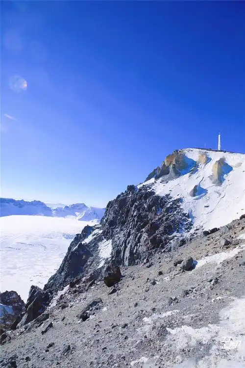 据说长白山的冬季是禁地,果不其然-30度我上去后就惊呆了
