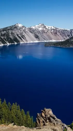 湖,蓝色的水,山,岛屿,雪 640x1136 iphone 5/5s/5c/se 壁纸,图片,背景