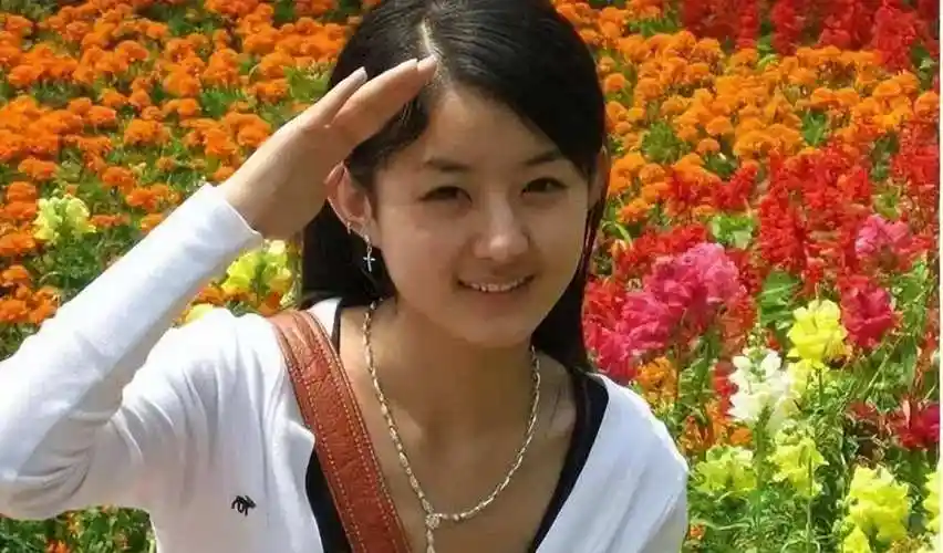 "村妞"赵丽颖出道16年,16部经典作品不断蜕变,容颜却不变?_腾讯新闻