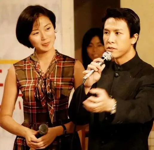 香港第一美腿万绮雯幸好没有选择嫁给甄子丹最终收获幸福