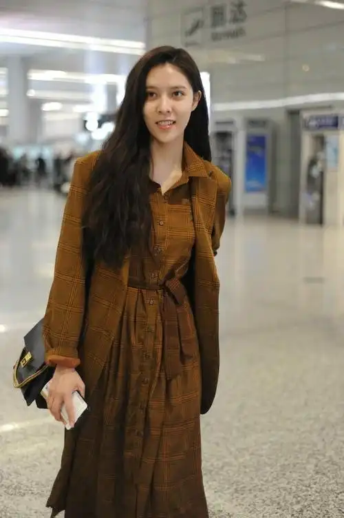 女模宋妍霏素颜也是明星脸难怪恋爱先生一夜成名