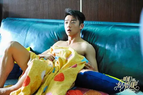 《咱们结婚吧》郑恺首演恐婚男为角色学开飞机