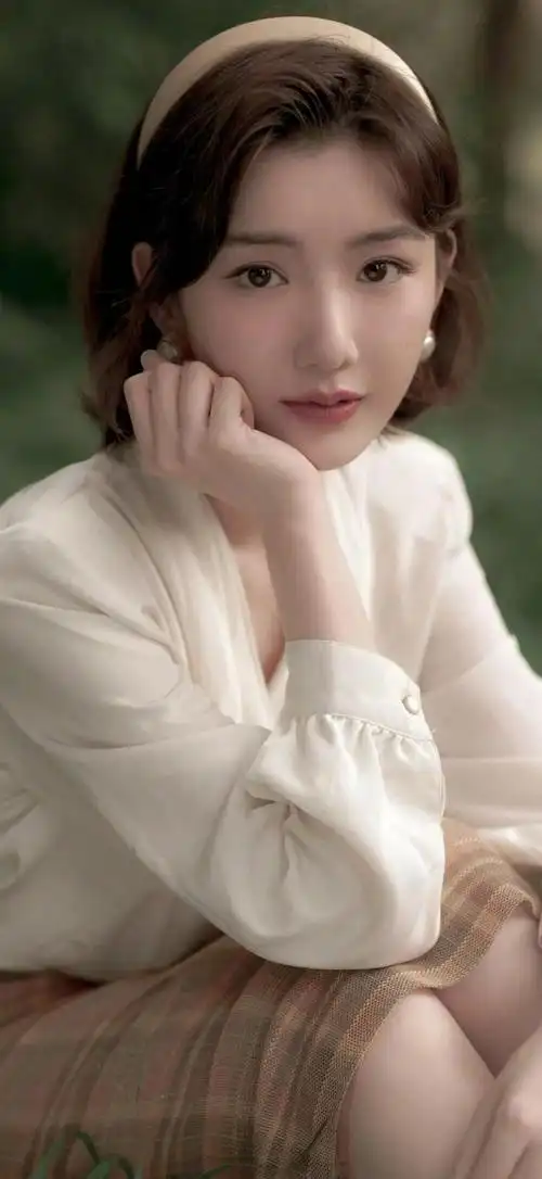 壁纸|毛晓彤:老挂历同款pose照片(组图)