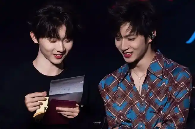 文祺 浪漫有迹可循##马嘉祺刘耀文塞了一嘴吃的