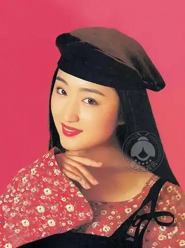 从杨钰莹二十多年前到如今的照片看,那种纯真善良,清世脱俗的状态从未