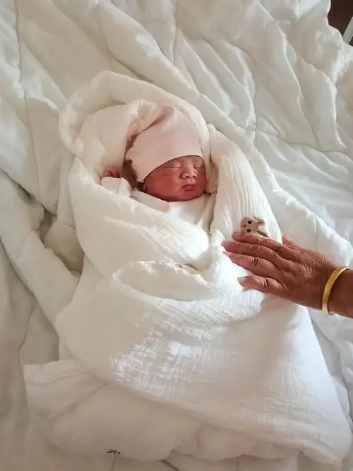 刚刚出生的小宝宝 ,亲们报喜了 ,喜迎男宝宝 ,恭喜我女儿出 - 抖音