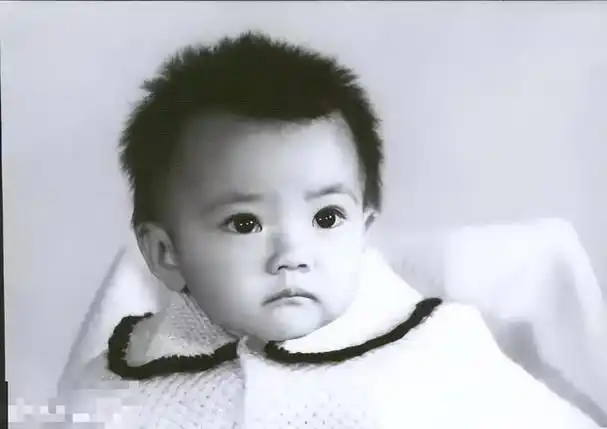 回顾:高圆圆人设崩了?被曝开放式婚姻后,这张照片成了答案