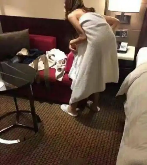 网曝王宝强亲自"捉奸" 妻子马蓉被抓照曝光(转摘)