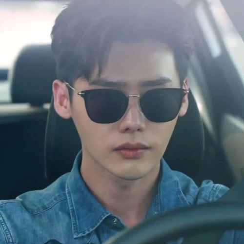 w两个世界李钟硕同款韩太阳眼镜方形经典黑金属细腿那女同款墨镜