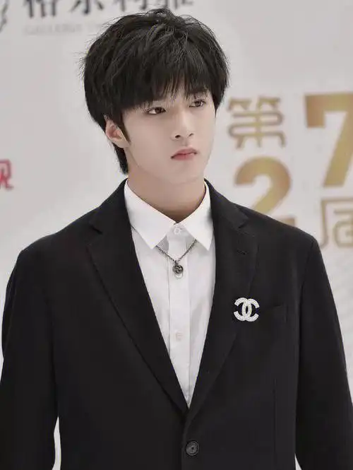 时代少年团刘耀文的图片