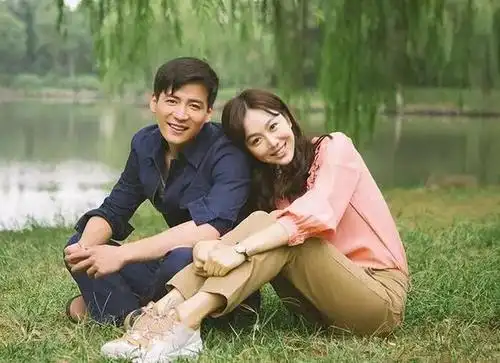 19岁随冯巩演小品因太胖曾被导演嫌弃如今的姜妍刷屏湖南卫视