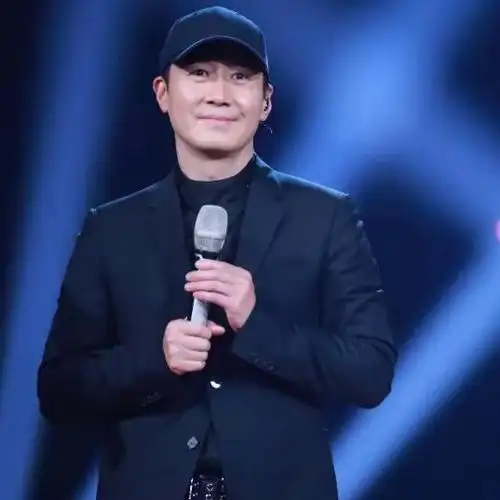 《蒙面唱将猜猜猜》煎蛋侠是黎明.