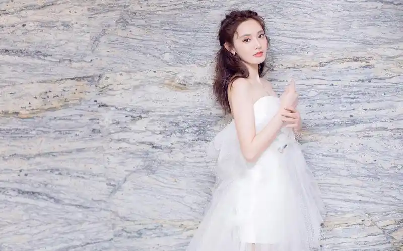 彭小苒清新仙气写真桌面壁纸-大陆明星-手机壁纸下载-美桌网