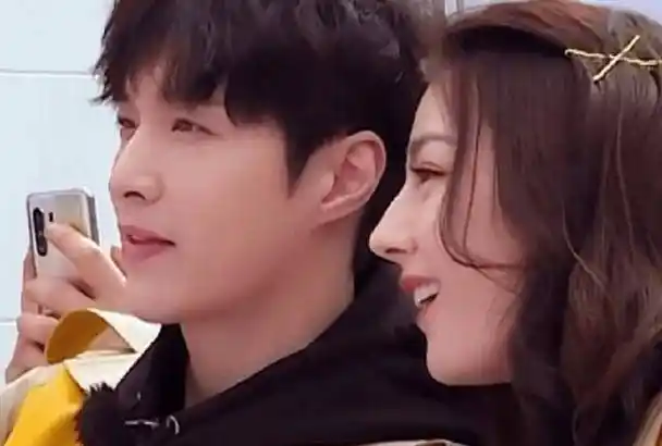 张艺兴退出《极限挑战》,谁注意了迪丽热巴的动态?