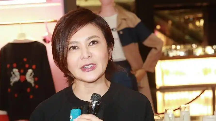 关之琳:成名于颜值,是刘德华最想娶的女人,她的现状怎么样?