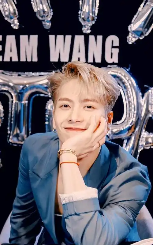 王嘉尔多次体会巴掌文化主持人却疯狂辩解受了多少委屈