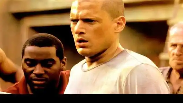 越狱第三季最凶残的监狱收到鸡爪就必须拼命第2集