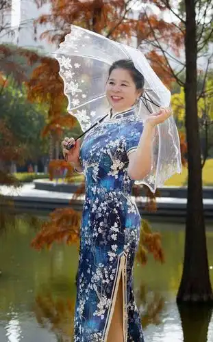 《旗袍女人》 - 美篇