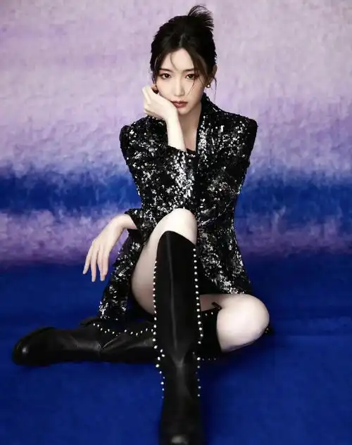 毛晓彤拉丁热舞的惊艳妖娆,身材窈窕,妩媚动人!